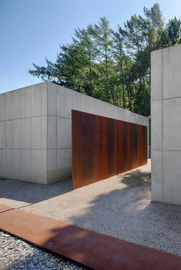 Mobile 메인 이미지 0